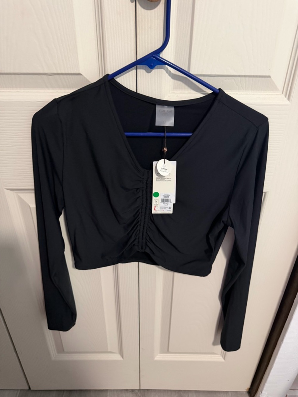 CALIA by Carrie Underwood Black Ruched V-Neck Long Sleeve Crop Top